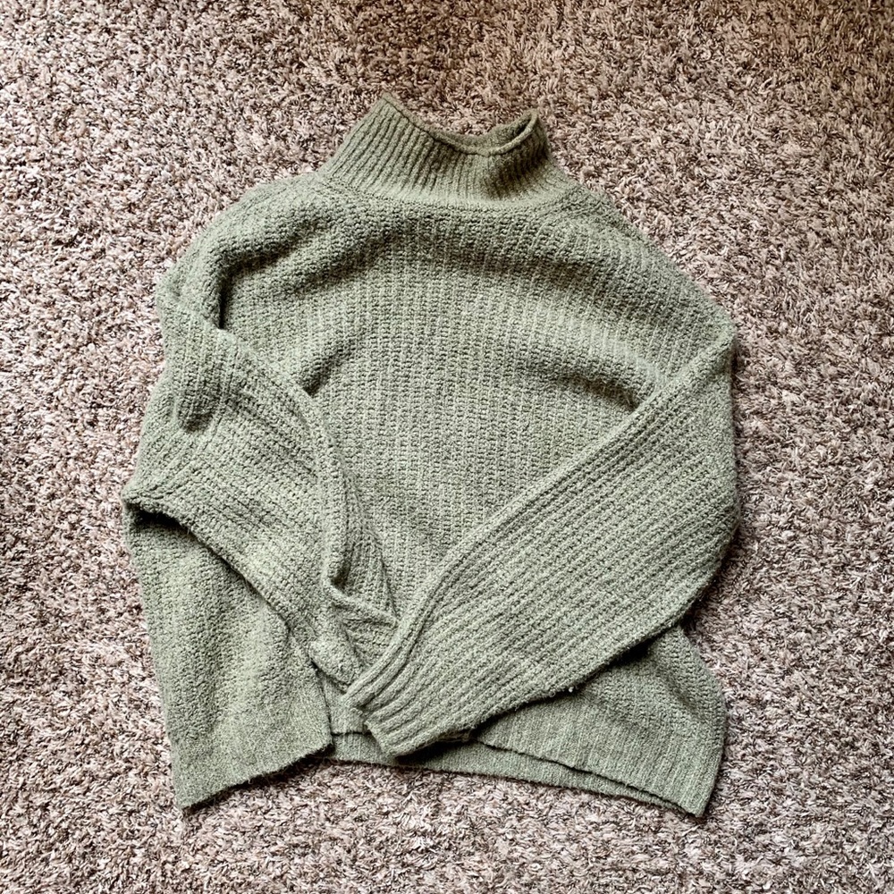 SIZE XL AMERICAN EAGLE MOCK TURTLE NECK SWEATER